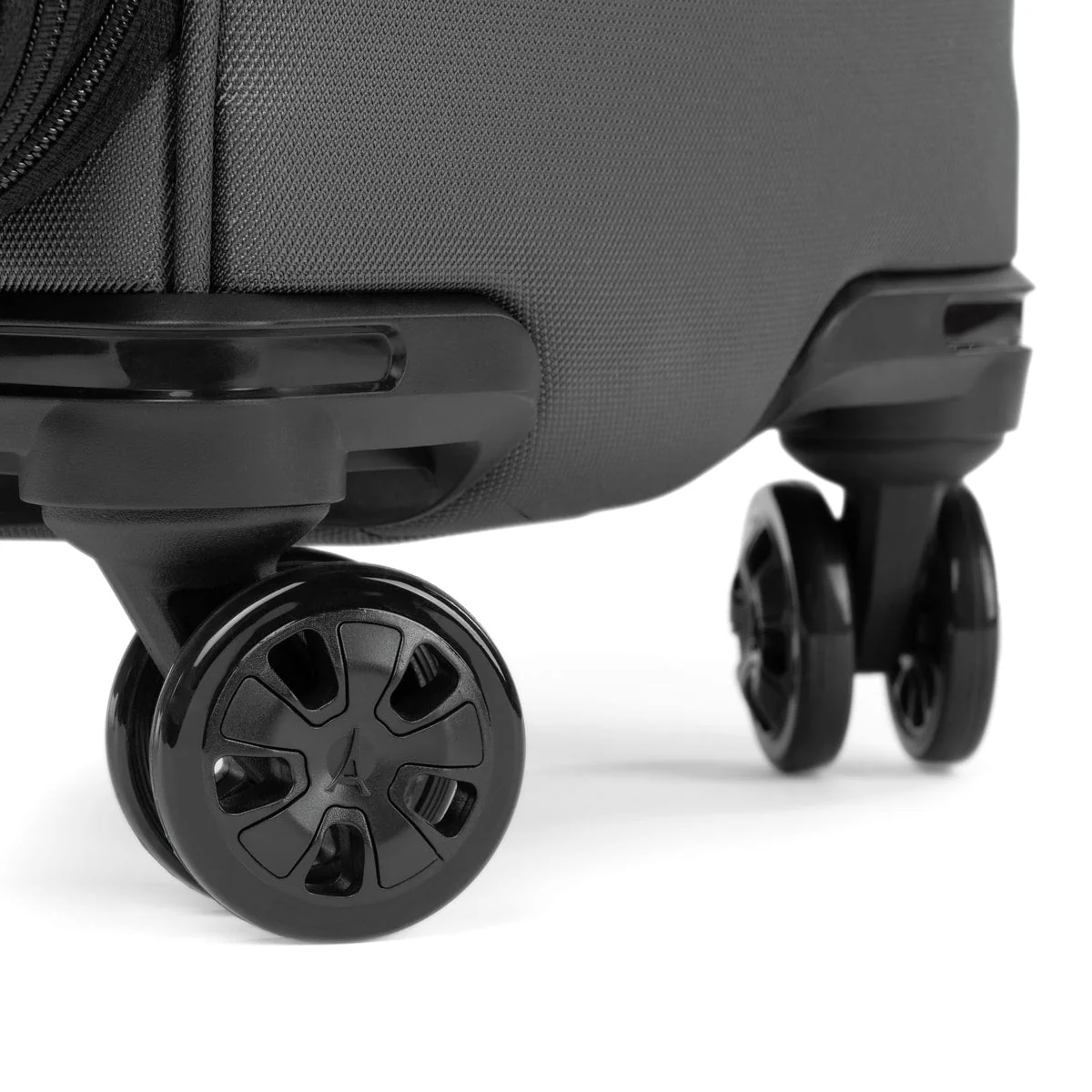 Crew™ Classic Medium Check-in Expandable Spinner - Image 23