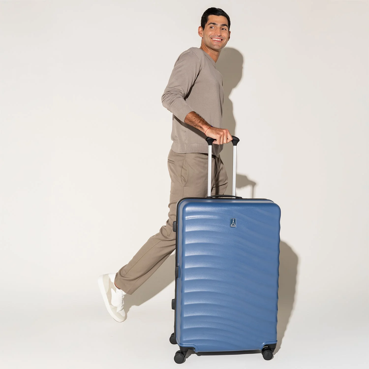 Maxlite® Air V2 Large Check-In Hardside Spinner - Image 39