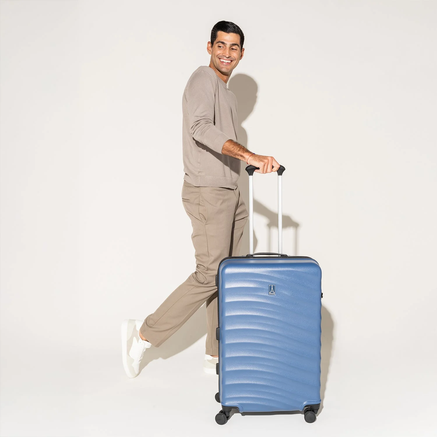 Maxlite® Air V2 Medium Check-In Hardside Spinner - Image 22