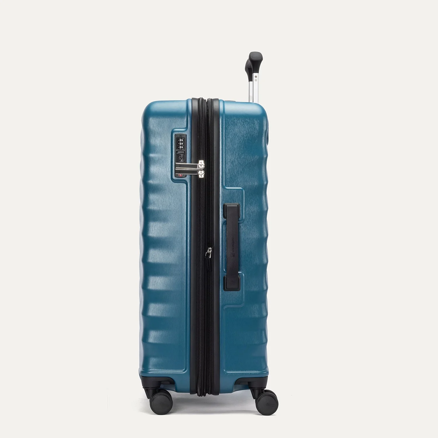 Maxlite® Air V2 Medium Check-In Hardside Spinner - Image 3