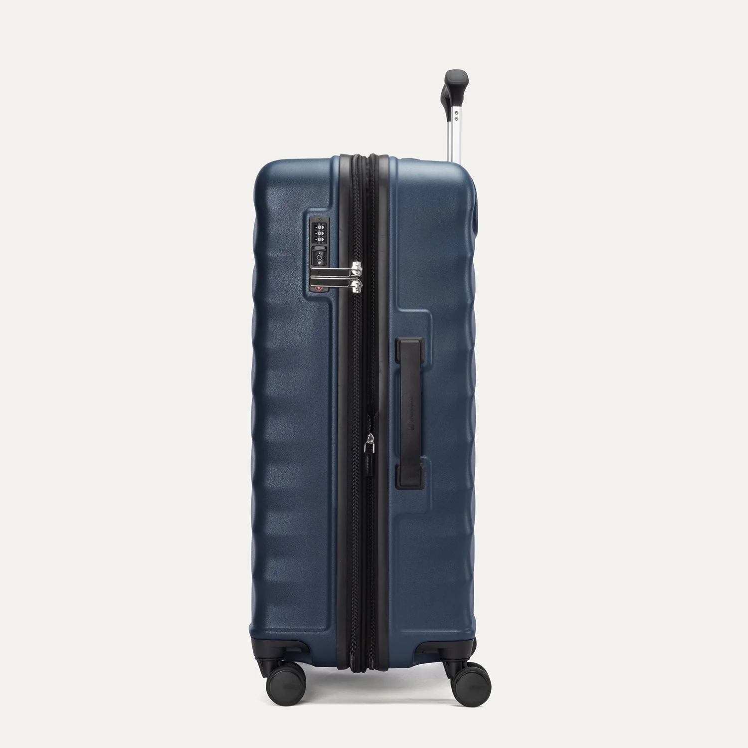 Maxlite® Air V2 Medium Check-In Hardside Spinner - Image 30