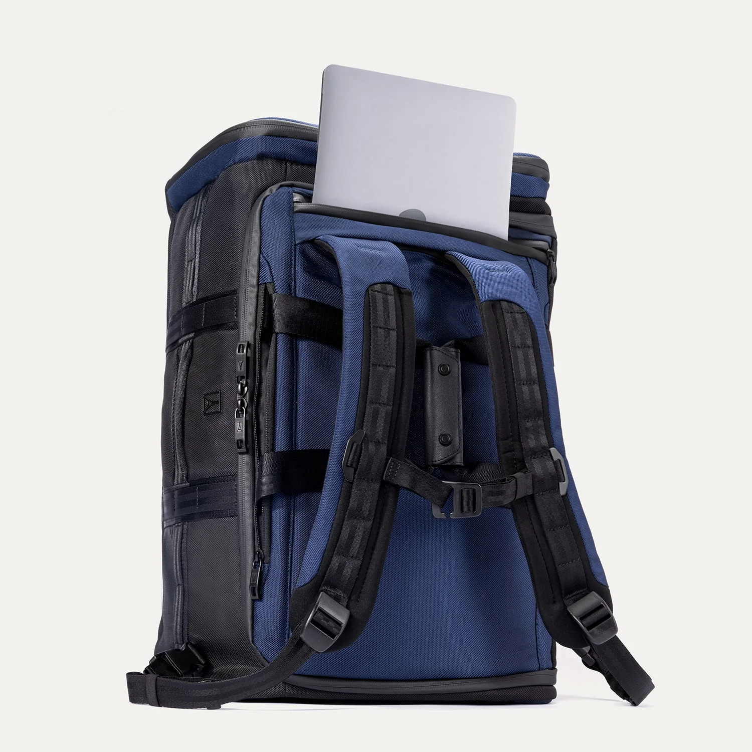 Travelpro® Altitude™ Convertible Duffel/Backpack - Image 12