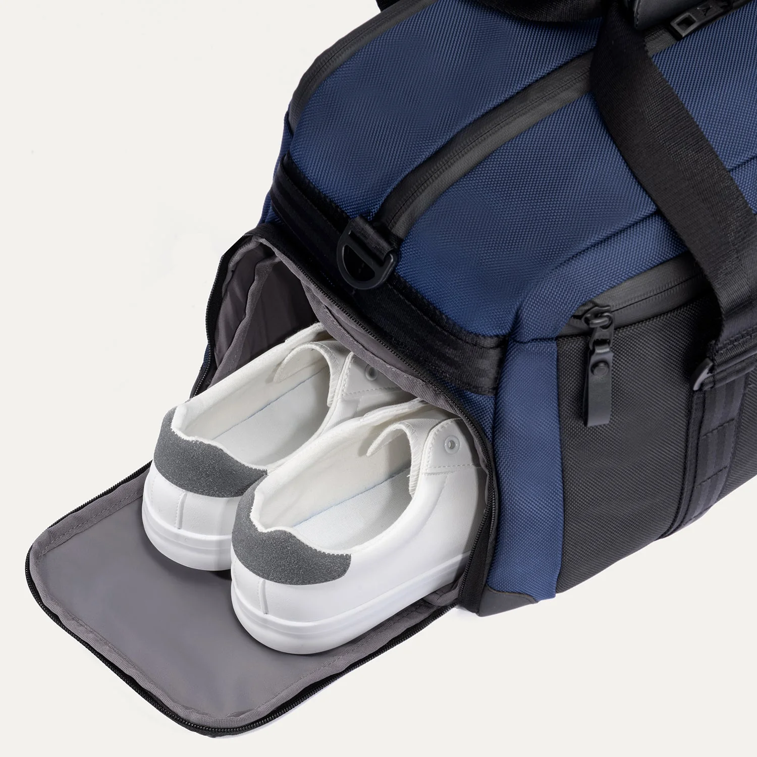 Travelpro® Altitude™ Day-to-Day Duffel - Image 30